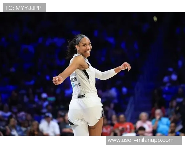 阿贾调侃阿德巴约训练时要展现女性风采引发热议